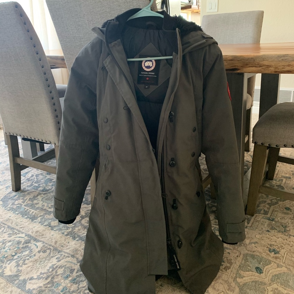 Women’s Kensington Canada Goose Parka-S